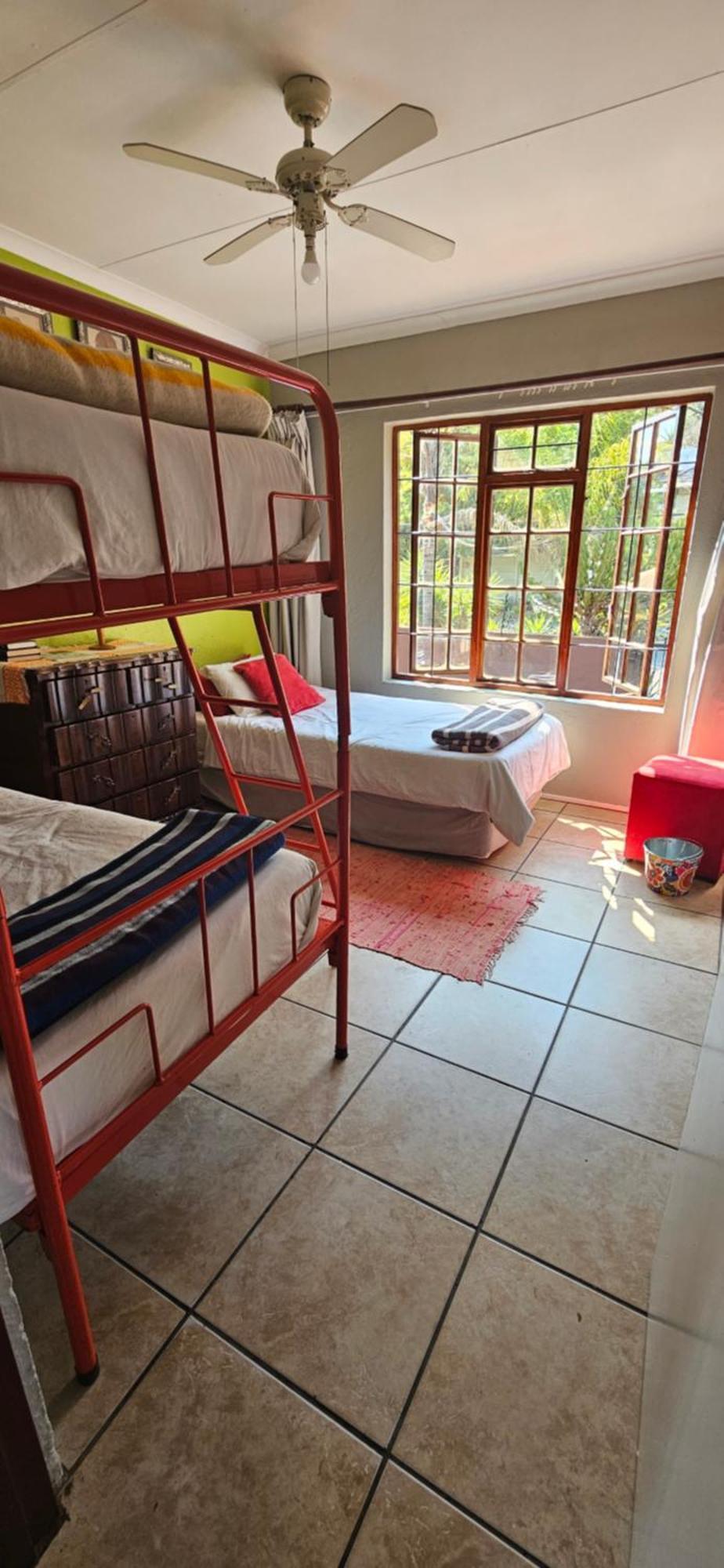 Old Vic Travellers Inn Nelspruit Mbombela Kültér fotó