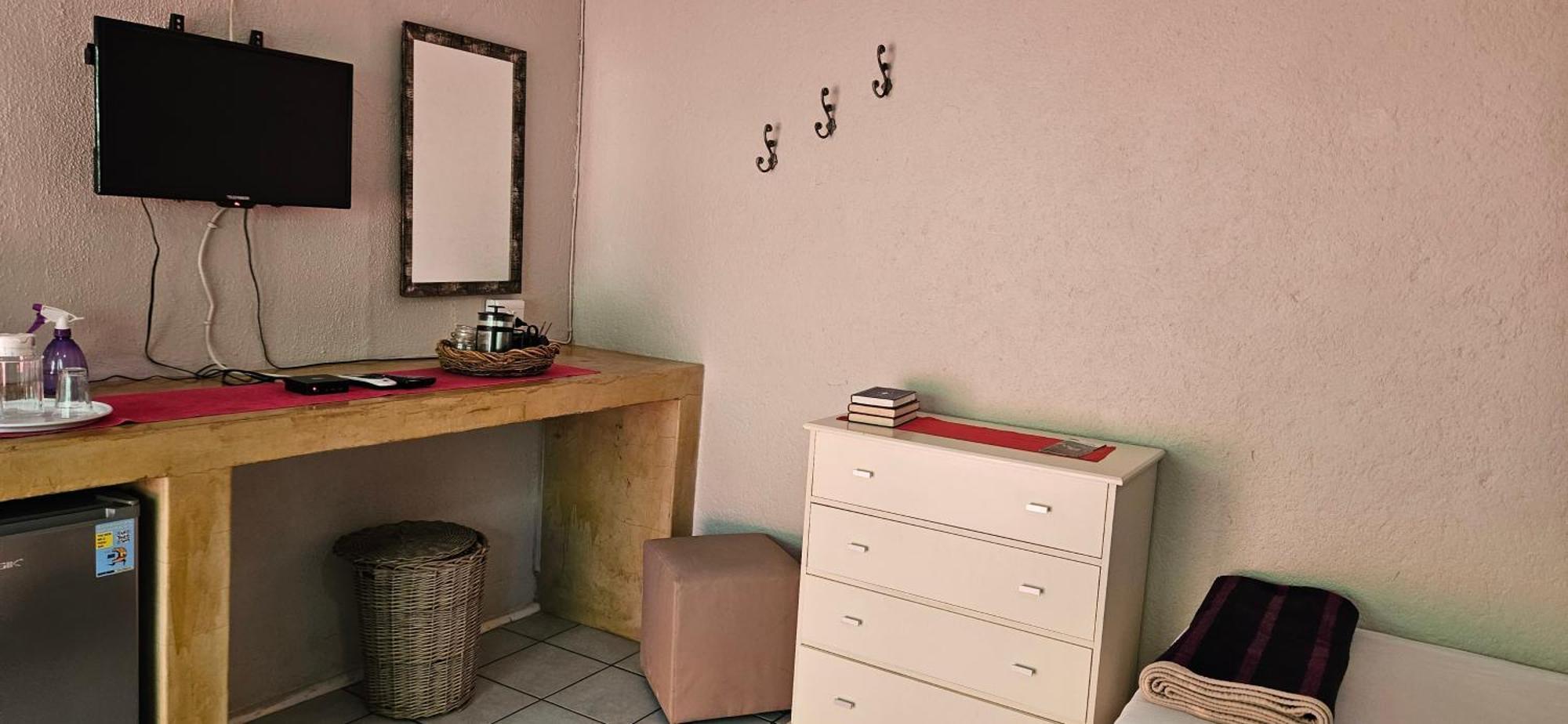 Old Vic Travellers Inn Nelspruit Mbombela Kültér fotó