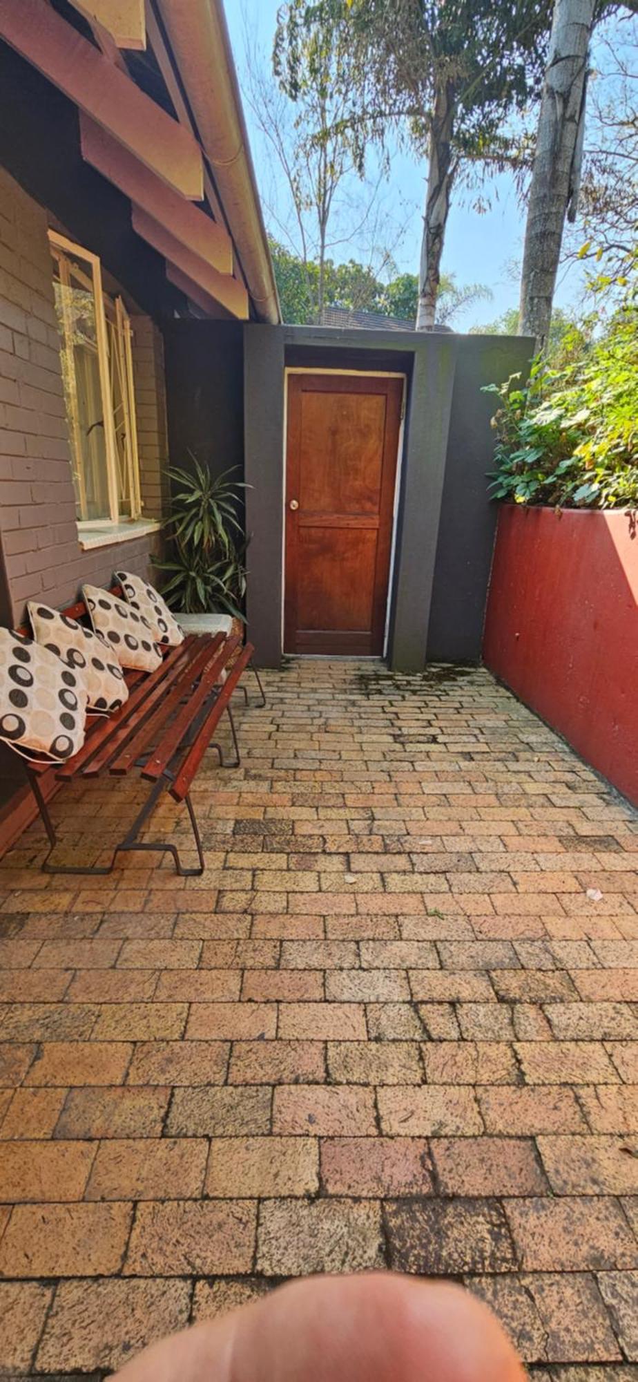 Old Vic Travellers Inn Nelspruit Mbombela Kültér fotó