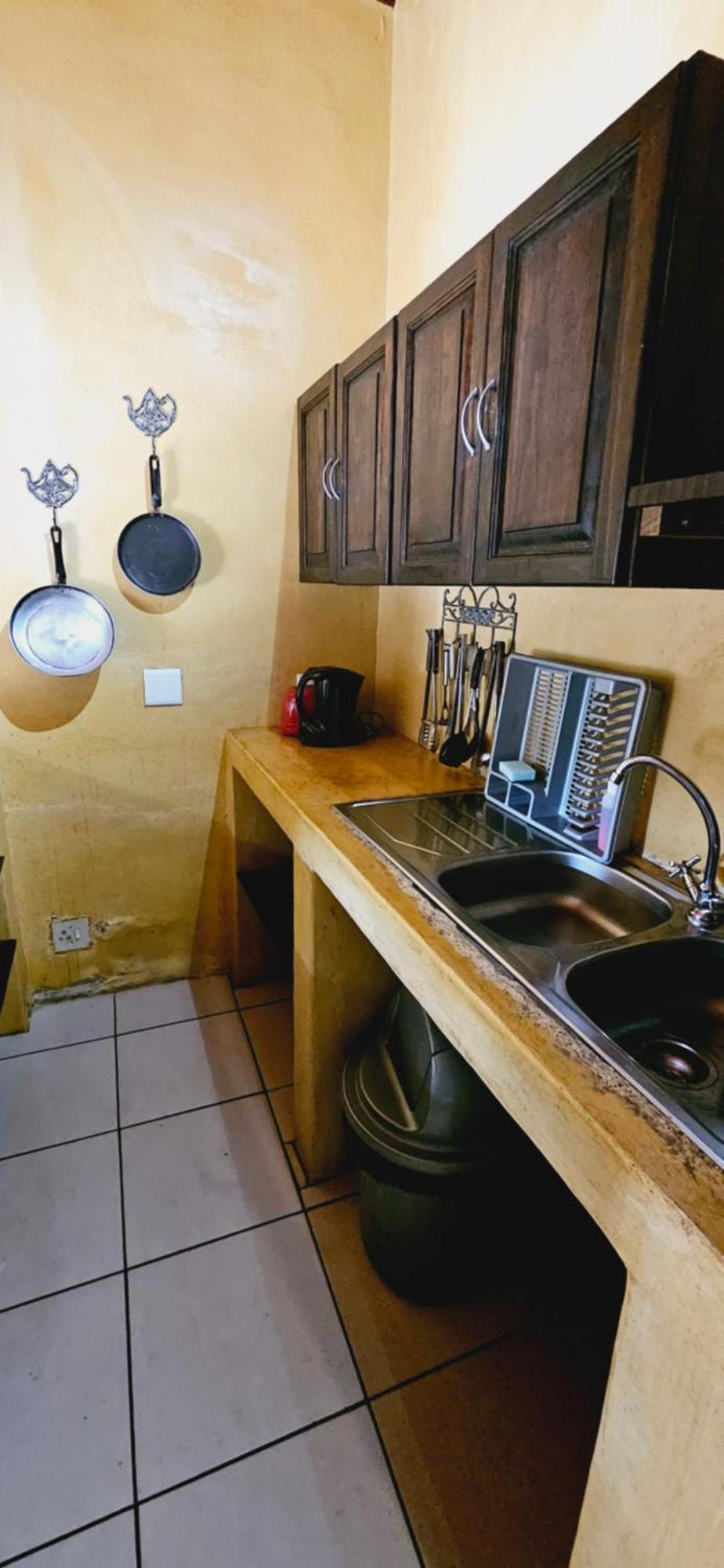Old Vic Travellers Inn Nelspruit Mbombela Kültér fotó