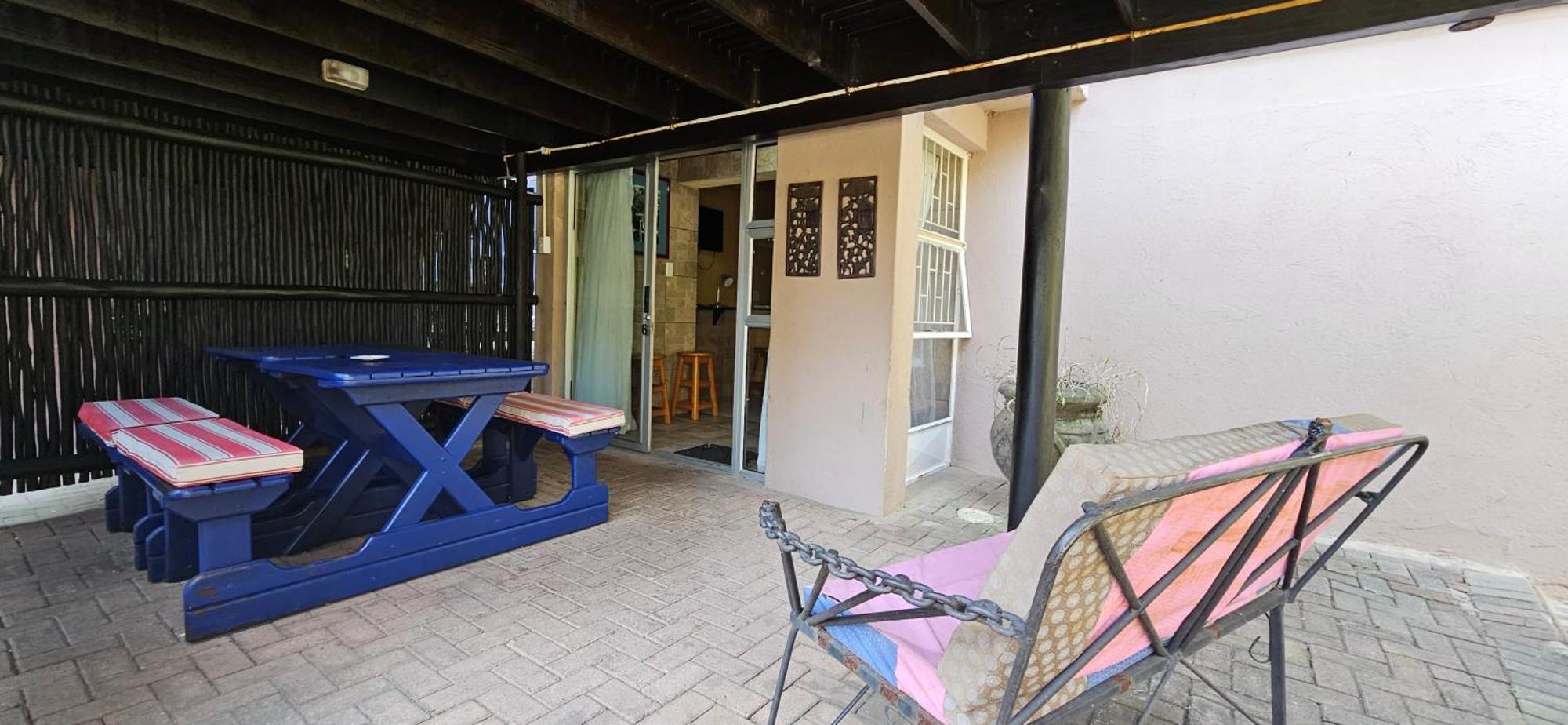 Old Vic Travellers Inn Nelspruit Mbombela Kültér fotó