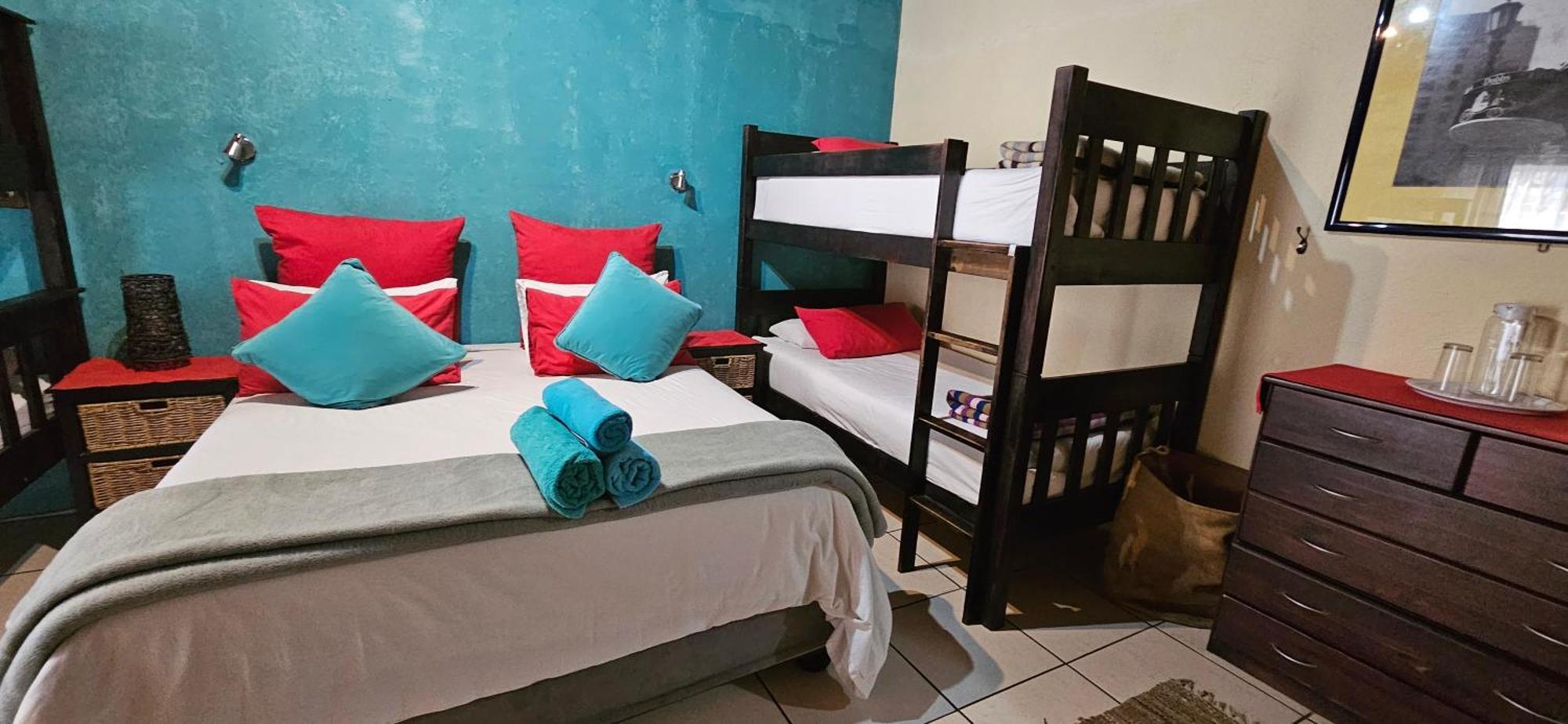 Old Vic Travellers Inn Nelspruit Mbombela Kültér fotó