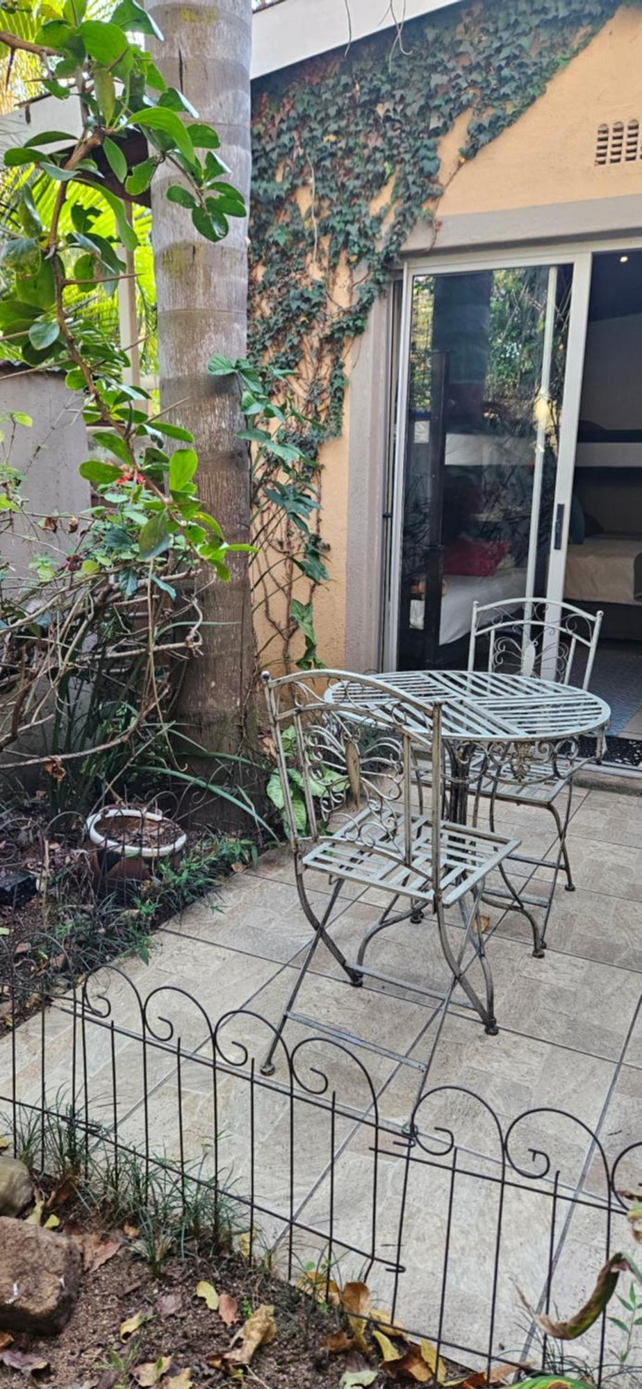 Old Vic Travellers Inn Nelspruit Mbombela Kültér fotó