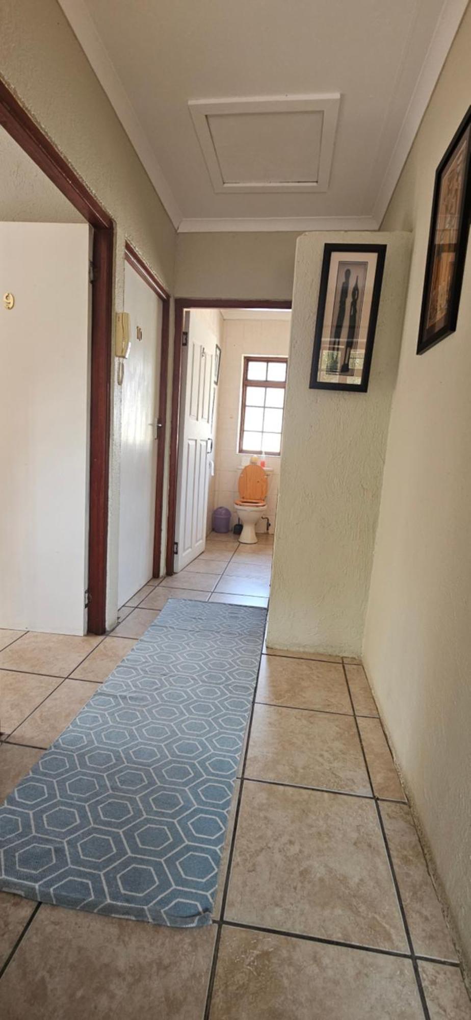 Old Vic Travellers Inn Nelspruit Mbombela Kültér fotó