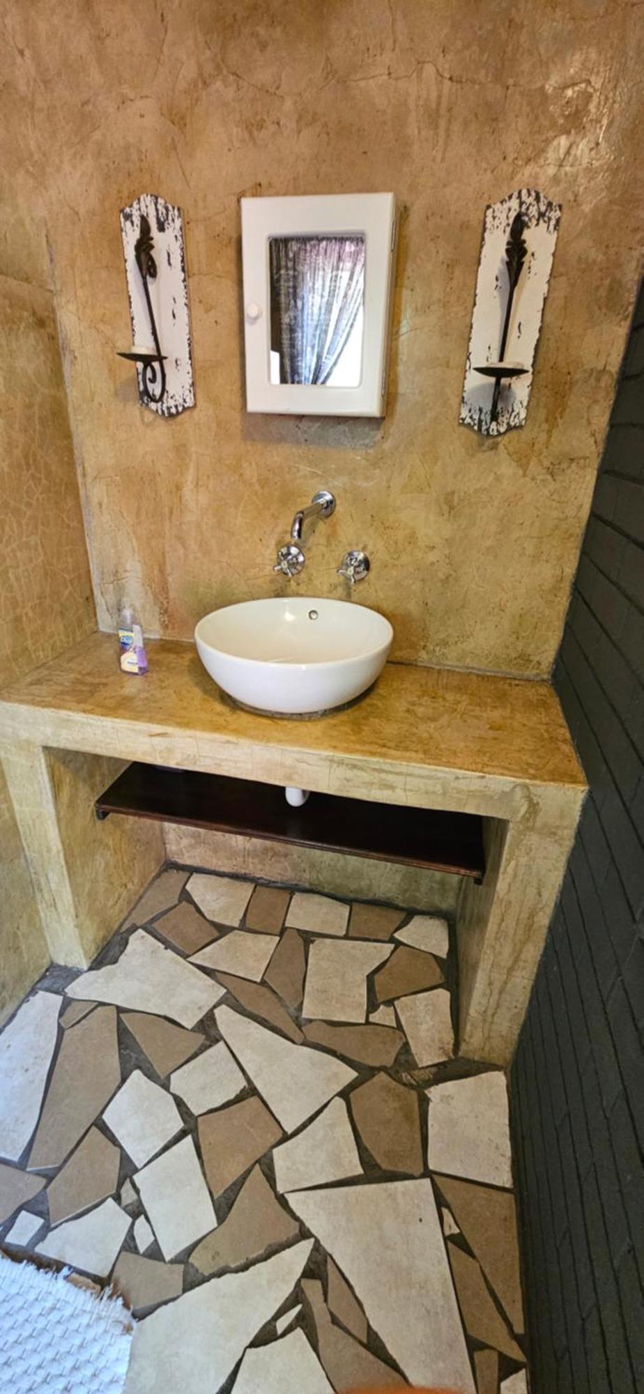Old Vic Travellers Inn Nelspruit Mbombela Kültér fotó